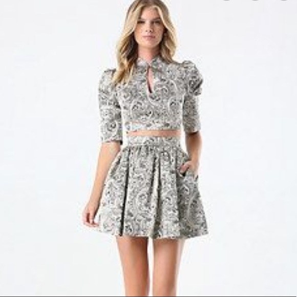 Beautiful jacquard skirt set. - Picture 2 of 2